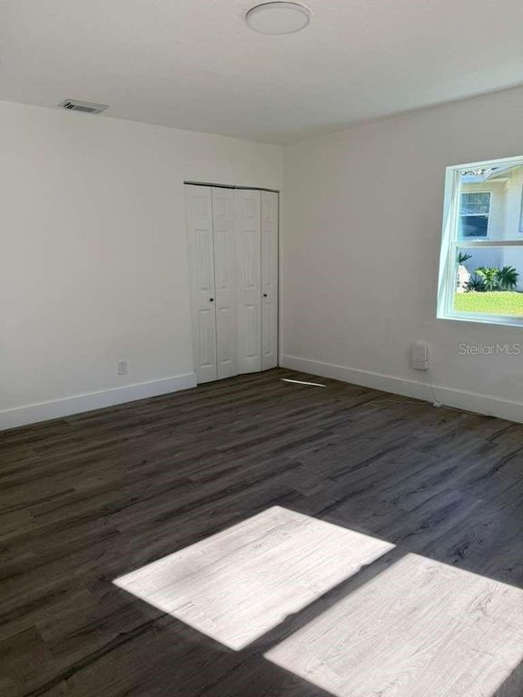 Image 37 of property listing at 581 CALLE GRANDE STREET, Ormond Beach, FL 32174