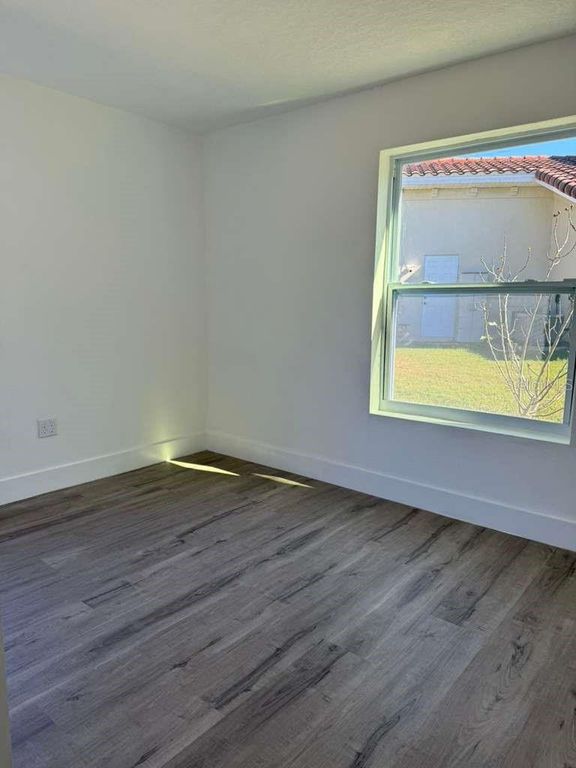 Image 39 of property listing at 581 CALLE GRANDE STREET, Ormond Beach, FL 32174