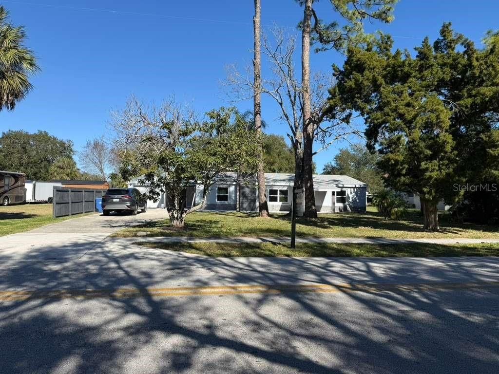 Image 5 of property listing at 581 CALLE GRANDE STREET, Ormond Beach, FL 32174