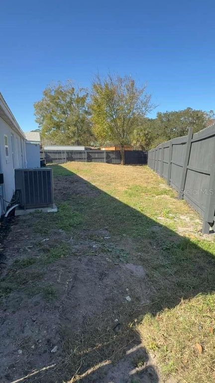 Image 54 of property listing at 581 CALLE GRANDE STREET, Ormond Beach, FL 32174