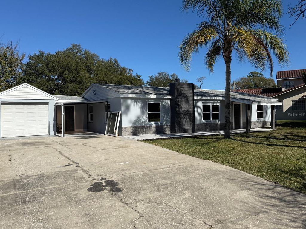 Image 59 of property listing at 581 CALLE GRANDE STREET, Ormond Beach, FL 32174