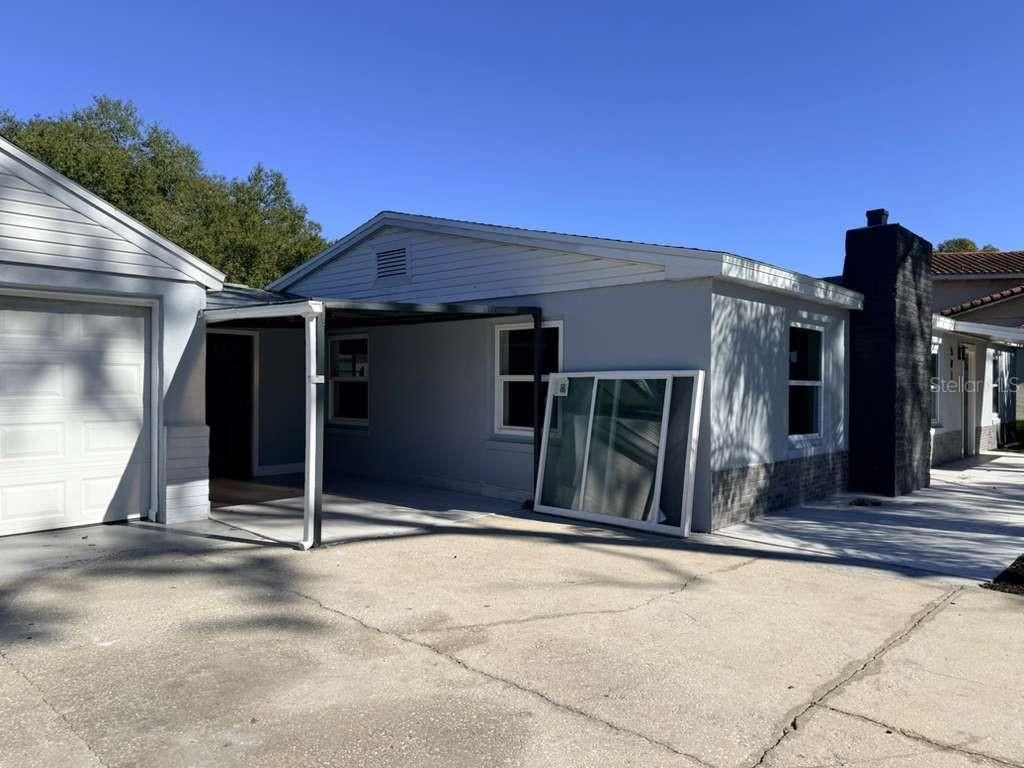 Image 10 of property listing at 581 CALLE GRANDE STREET, Ormond Beach, FL 32174