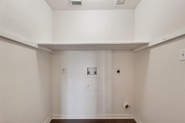 11 Highland Drive, Hitchcock, TX 77563