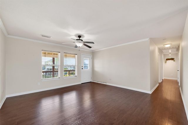 11 Highland Drive, Hitchcock, TX 77563