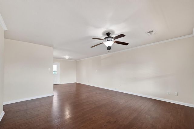 11 Highland Drive, Hitchcock, TX 77563