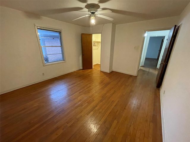 5619 Warm Springs Road, Houston, TX 77035