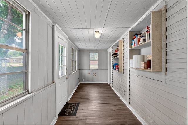 107 S Washington Street, Cleburne, TX 76031