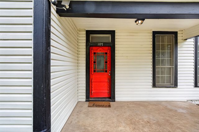 107 S Washington Street, Cleburne, TX 76031