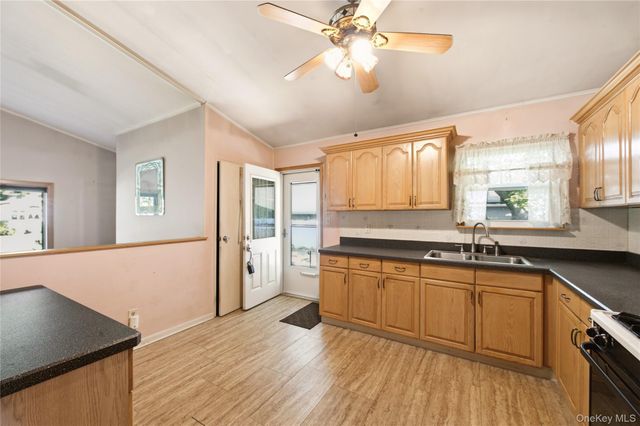 29 Penn Drive, Smithtown, NY 11787