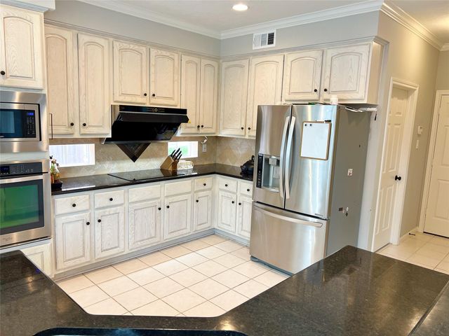 4007 N Beechwood Court, Houston, TX 77059