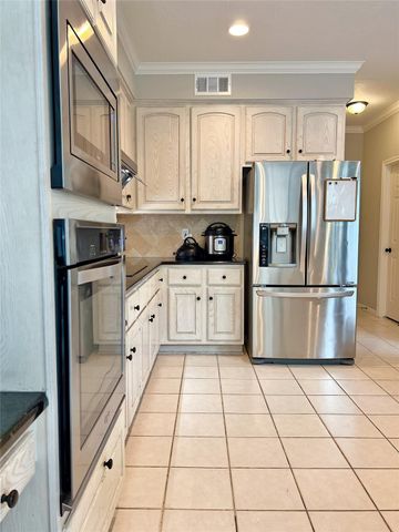 4007 N Beechwood Court, Houston, TX 77059