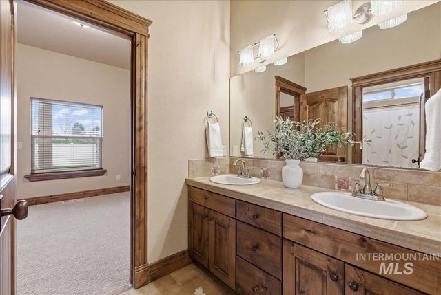 4324 W Briar Rock Ct, Eagle, ID 83616