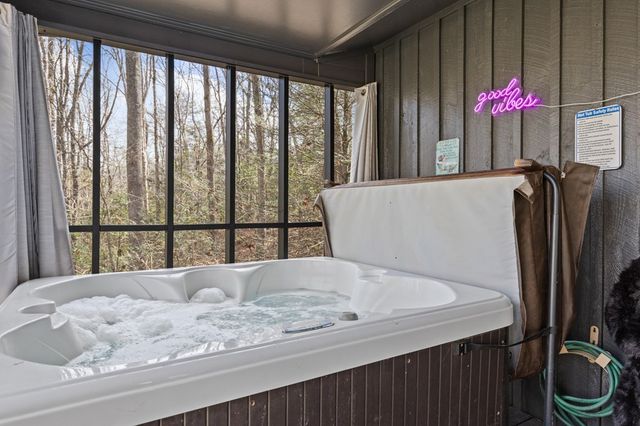 222 Icy Lane, Blue Ridge, GA 30513