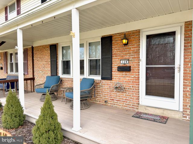 119 S WAYNE ST, Robesonia, PA 19551