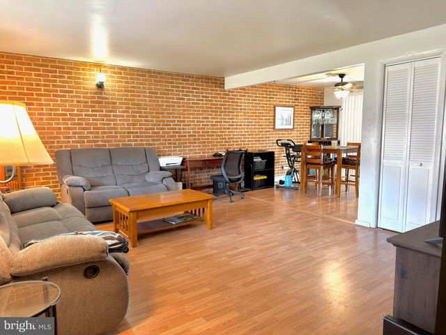 119 S WAYNE ST, Robesonia, PA 19551