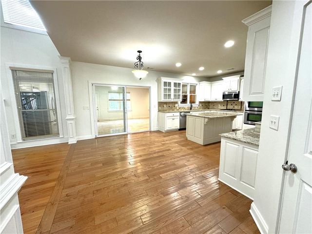 5195 Wickingham Lane, Suwanee, GA 30024