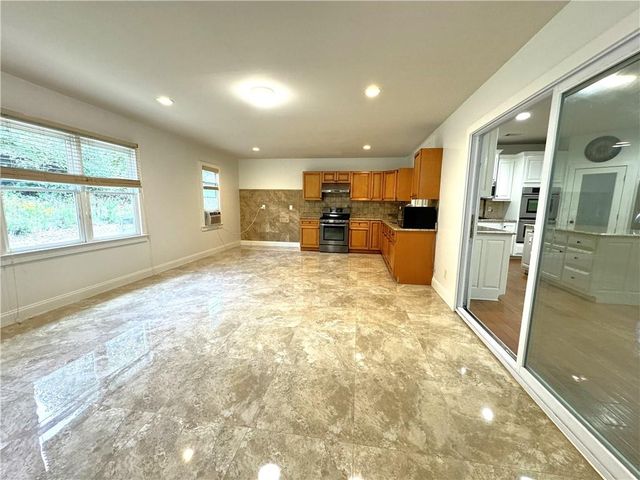 5195 Wickingham Lane, Suwanee, GA 30024