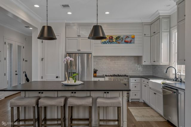 2030 Woodberry Avenue, Shreveport, LA 71106