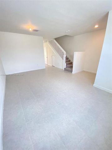 2640 SE 19th St, Homestead, FL 33035
