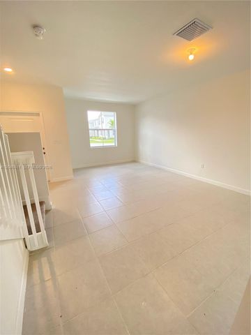 2640 SE 19th St, Homestead, FL 33035