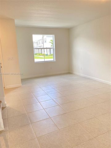 2640 SE 19th St, Homestead, FL 33035
