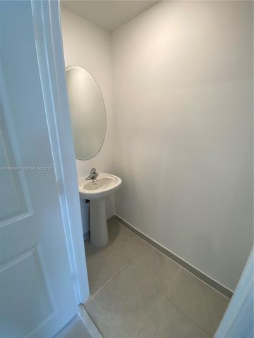 2640 SE 19th St, Homestead, FL 33035
