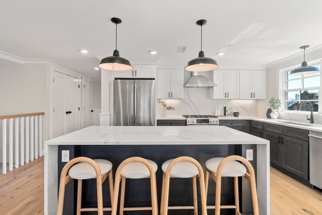 7 Dane St D, Somerville, MA 02143