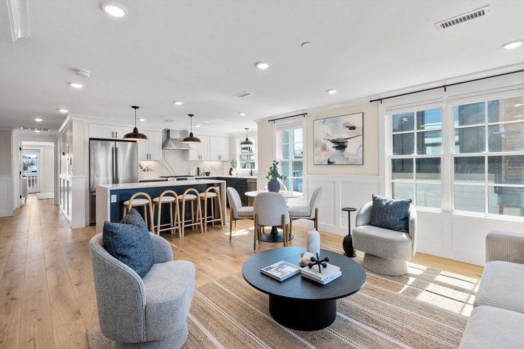 7 Dane St D, Somerville, MA 02143