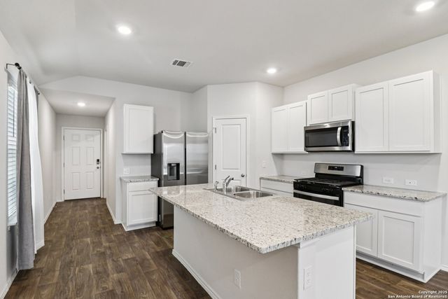 4042 Bay Leaf Loop, Von Ormy, TX 78073