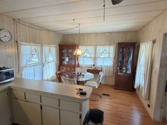 4061 58TH AVENUE N 225, St Petersburg, FL 33714