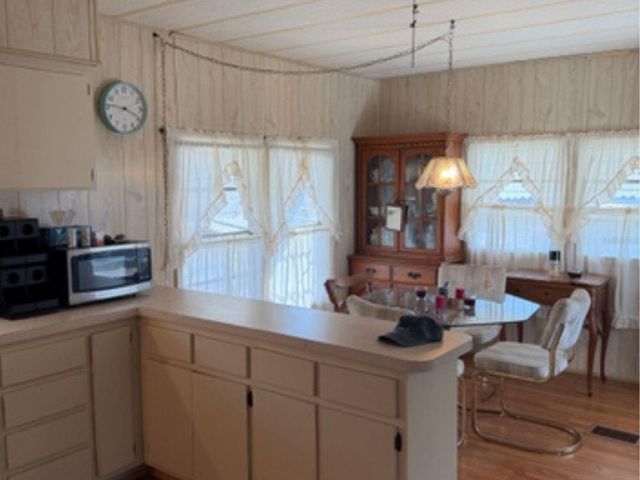 4061 58TH AVENUE N 225, St Petersburg, FL 33714