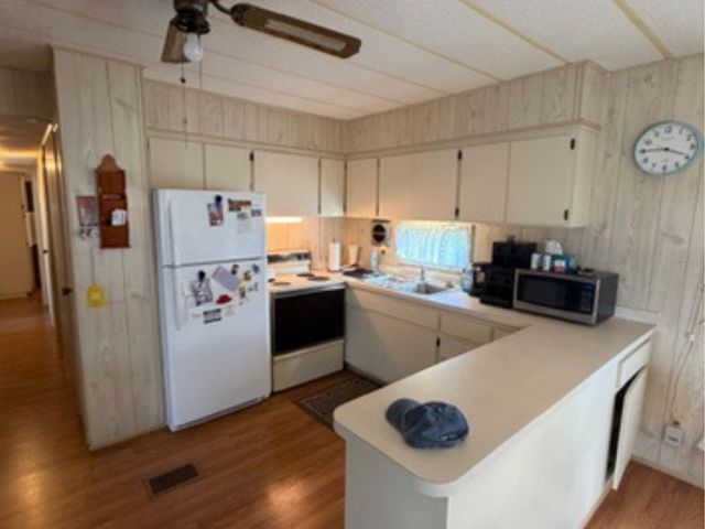 4061 58TH AVENUE N 225, St Petersburg, FL 33714