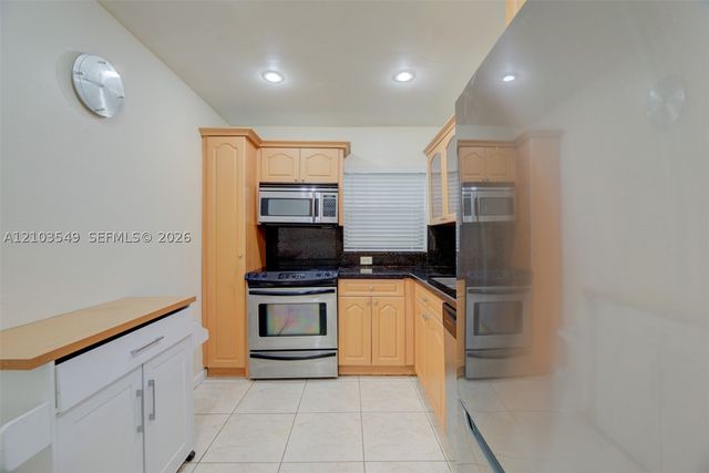8901 N New River Canal Rd 4W, Plantation, FL 33324