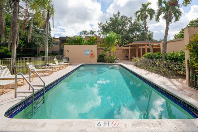 8901 N New River Canal Rd 4W, Plantation, FL 33324