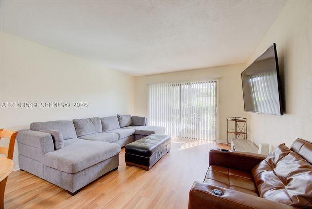 8901 N New River Canal Rd 4W, Plantation, FL 33324