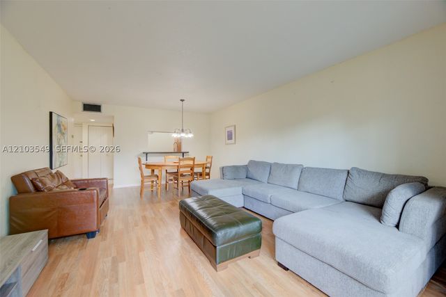8901 N New River Canal Rd 4W, Plantation, FL 33324