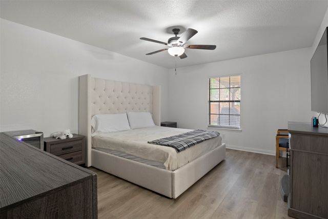 1032 Twin Falls Drive, Desoto, TX 75115