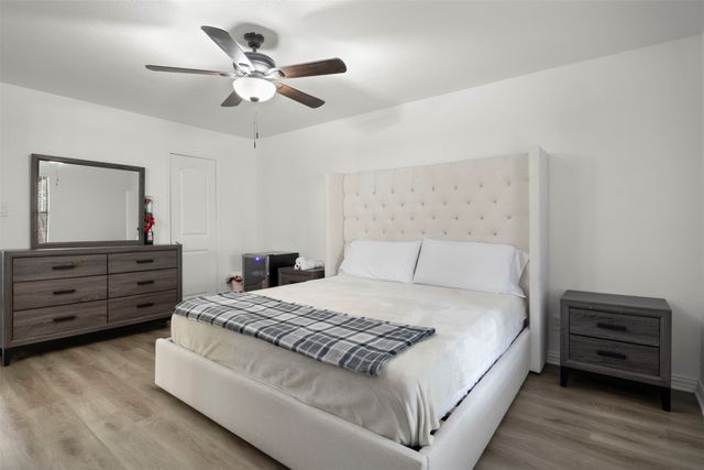 1032 Twin Falls Drive, Desoto, TX 75115