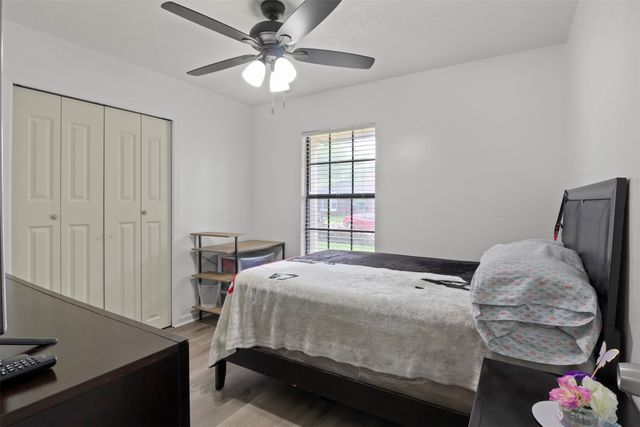 1032 Twin Falls Drive, Desoto, TX 75115