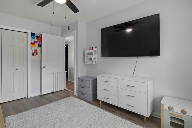 1032 Twin Falls Drive, Desoto, TX 75115