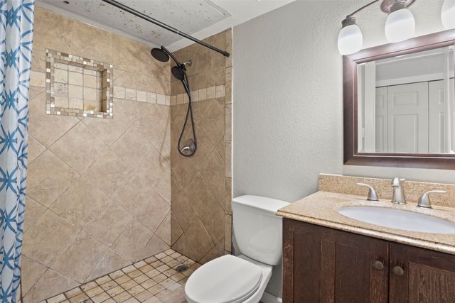 1032 Twin Falls Drive, Desoto, TX 75115