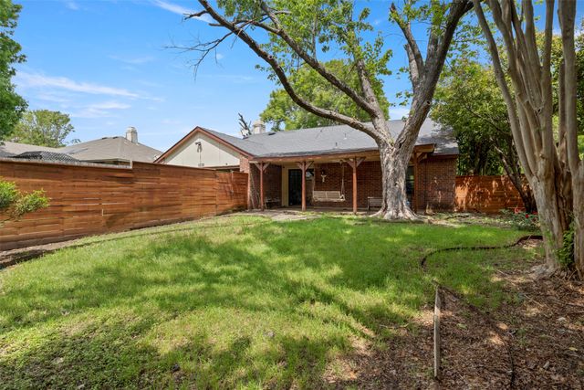 1032 Twin Falls Drive, Desoto, TX 75115