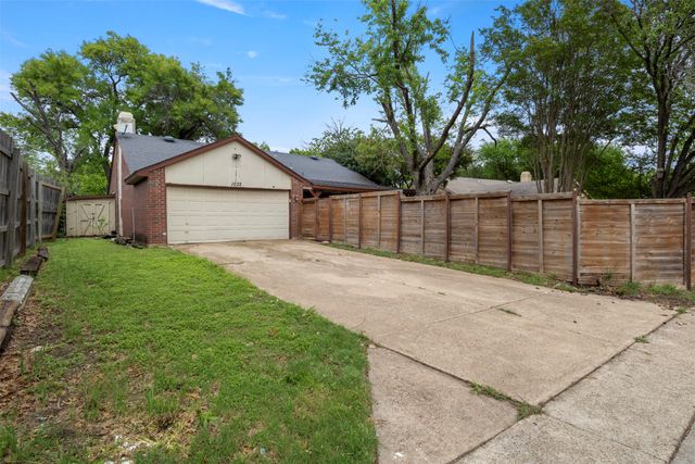 1032 Twin Falls Drive, Desoto, TX 75115