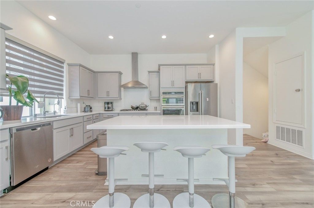 136 Rondo, Irvine, CA 92618 — photo 2