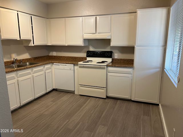 1101 S FARMER Avenue, Tempe, AZ 85281