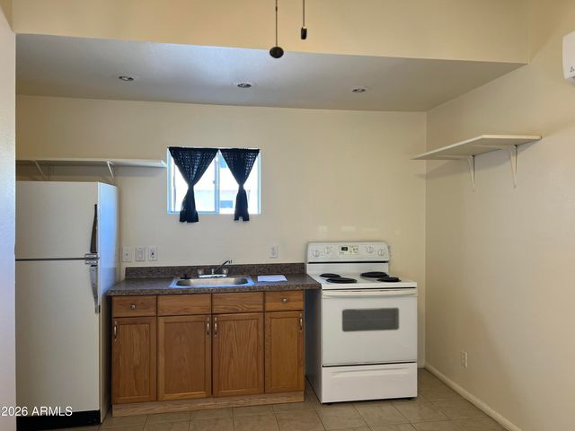 1101 S FARMER Avenue, Tempe, AZ 85281