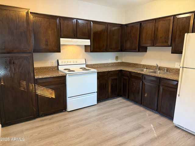 1101 S FARMER Avenue, Tempe, AZ 85281