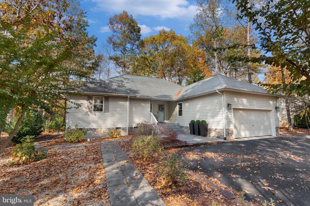 214 MONUMENT RD, Locust Grove, VA 22508