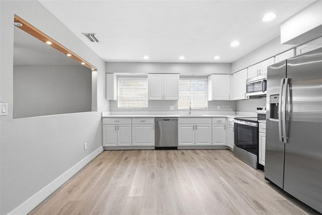 310 93RD AVENUE N, St Petersburg, FL 33702
