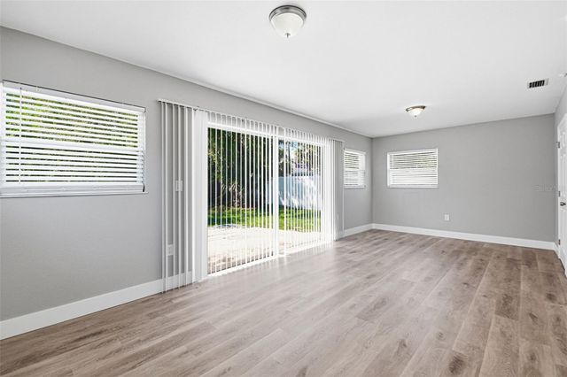 310 93RD AVENUE N, St Petersburg, FL 33702